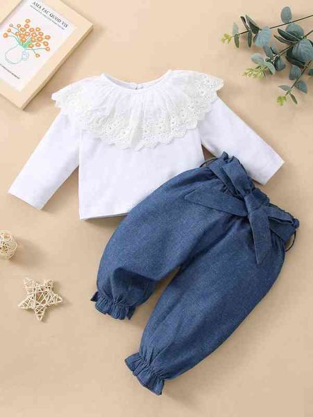 

baby eyelet embroidery tee & ruffle hem belted jeans she, White