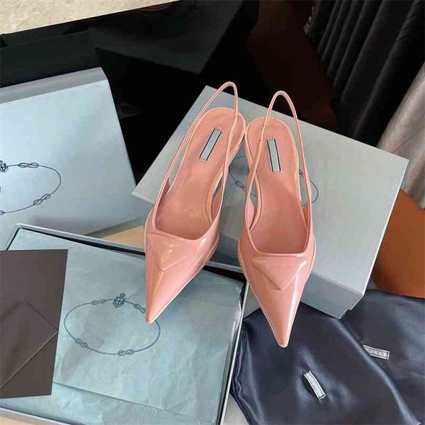 

2021 cat small pointed p family heel patent leather sandals back empty leather medium heel shoes women's summer thin heel baotou triang, Black