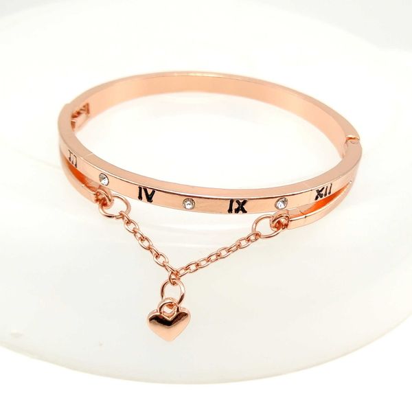 Europäische und amerikanische beliebte einfache Liebe römische Ziffer Armband Quaste Pfirsich herzförmige Armband Liebhaber Armband Giftrose Gold Q0719