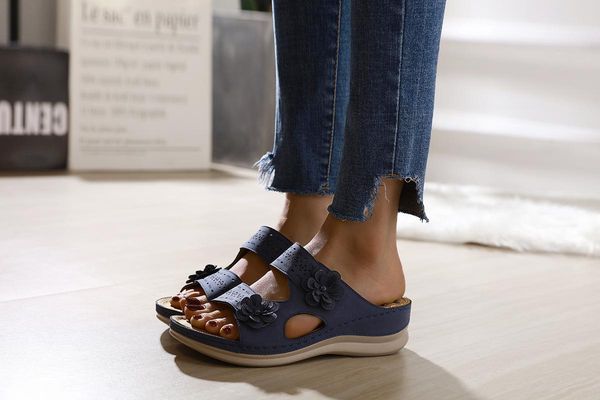 

summer style 2021 women's sandals flower massage large size retro slope with high heels comfortable slippers women, Black