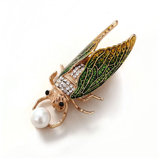 

factory wholesale hand oil dripping insects are a blockbuster. golden cardigan jacket cicada brooch universal accessories fashion hea/rtsch/