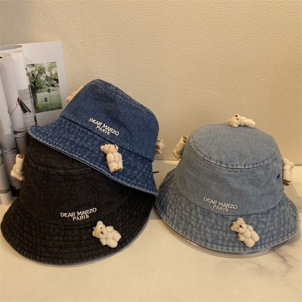 

13de marzo zhang xin gives the same cub fisherman's hat to couples zy, Blue;gray
