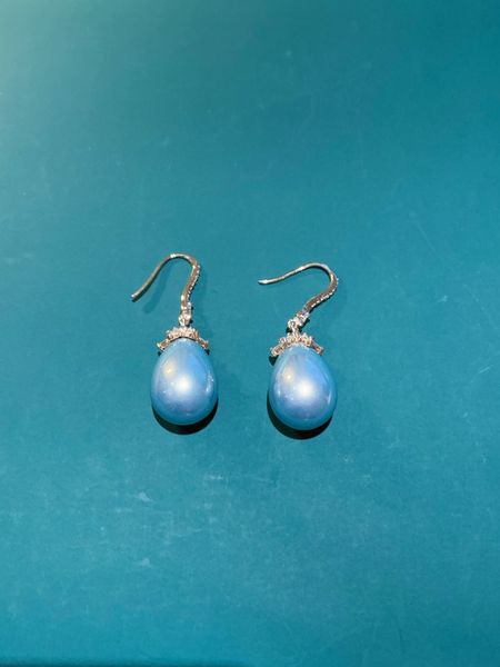 

aaa designer jewelry gold pearl earrings inlaid with s925 tremella nails, Golden