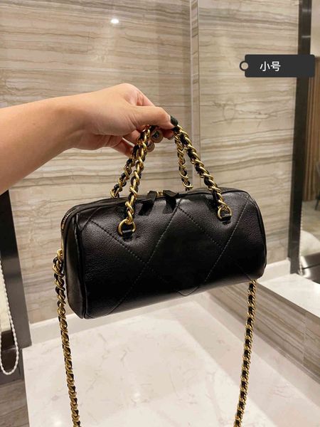 

designer handbags xiaoxiang 2021 black portable pillow chain cylinder foreskin leather letter rhombic lattice satchel small