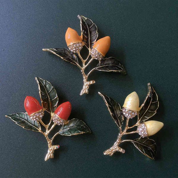 

factory wholesale new popular pine cone alloy fruit personalized versatile oil drop pin brooch dress accessories hea/rtsch/rome