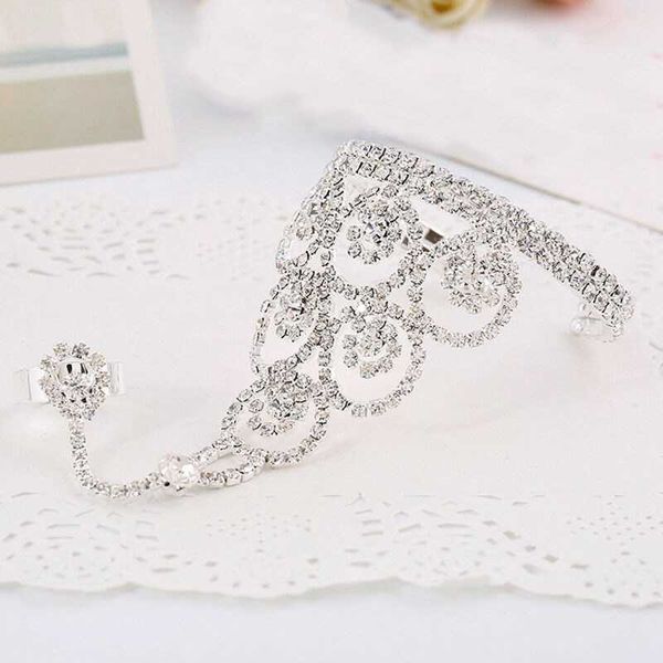 Mode Kreative Hand Finger Slave Armreif Strass Hochzeit Kette Armband Harness Kristall Q0717