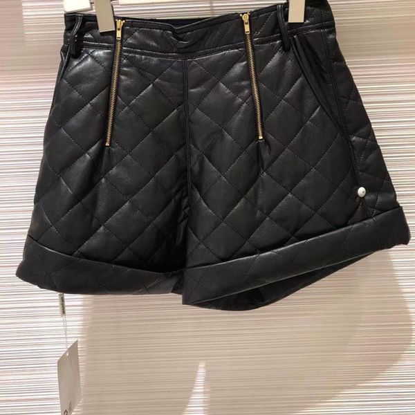 

shorts women black faux leather plaid zipper shorts, White;black