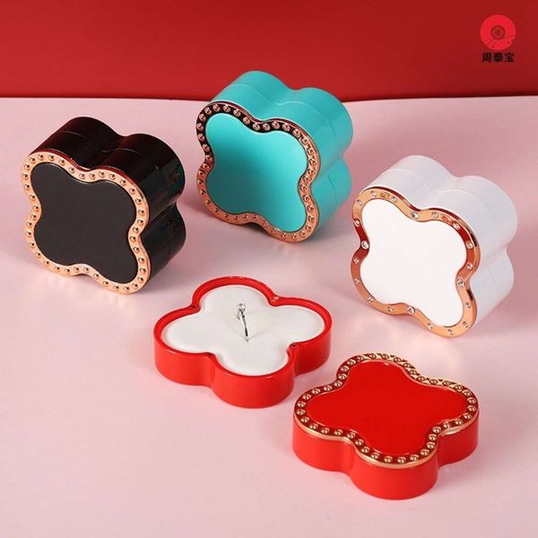 

zhen shili new world cover magnetic ring four leaf clover jewelry gift box, Black