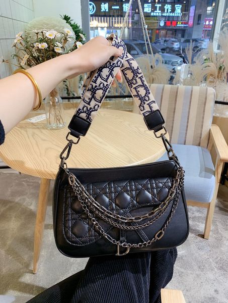 

the designers 2021 soft leather women handbag capacity tote bags fashion makeup luxurys brang logo bag -l1533, Red;black