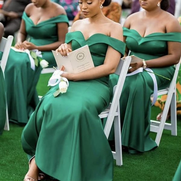 Emerald Greeen Eleganti abiti da damigella d'onore in raso 2021 Sexy con spalle scoperte Plus Size Abiti da damigella d'onore Sirena Sweep Train Abito da cerimonia nuziale africano Prom AL8891