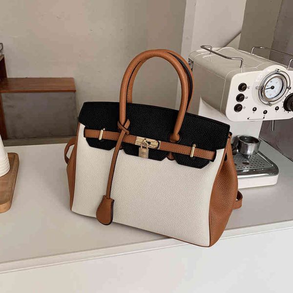 

women 2020 new autumn fashion versatile large capacity portable single shoulder messenger bag