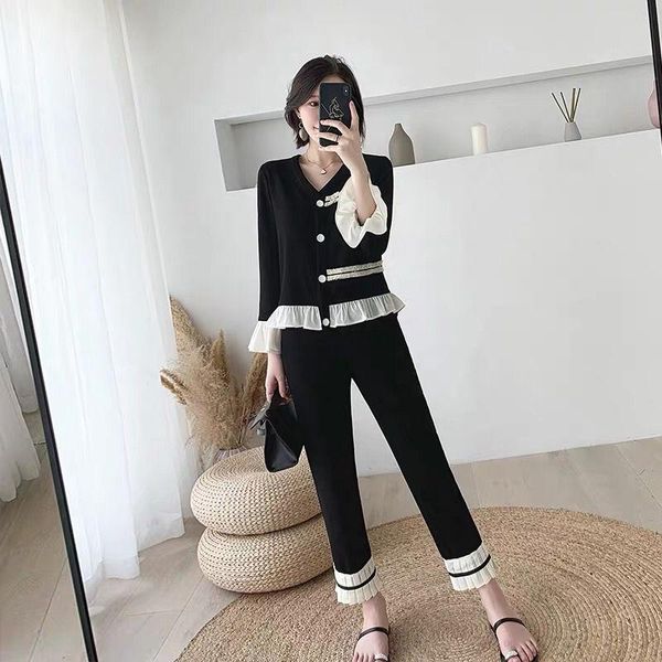 

women's two piece pants fall 2021 fashion slim suit ruffled knitted western style contrasting color nine-point korean casual, White