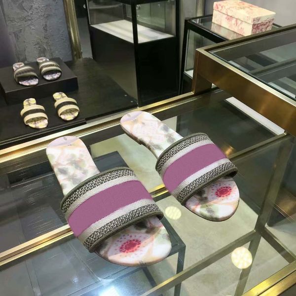 

2021 trend slippers summer beach leather sandals embroidered flat shoes women's outdoor casual flip flops, Black