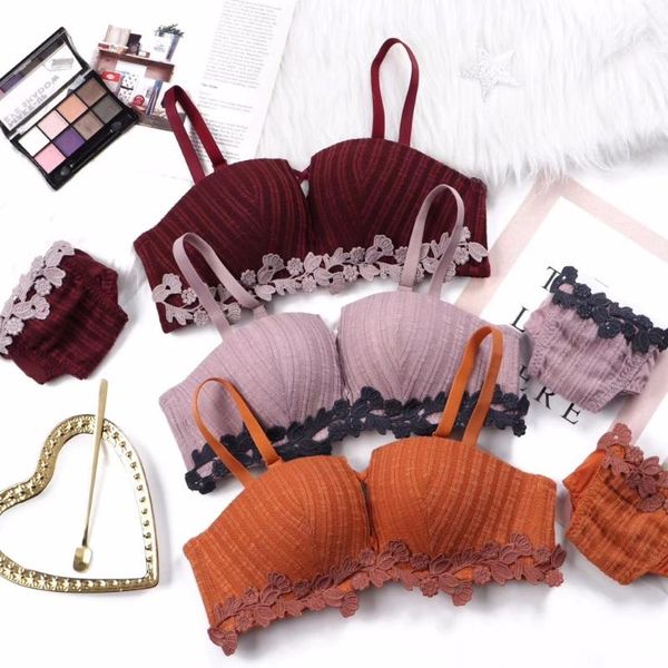 

bras sets young girls small floral embroidery bamboo 1/2 cup seamless push up underwear bra and panty set cross thin intimates, Red;black