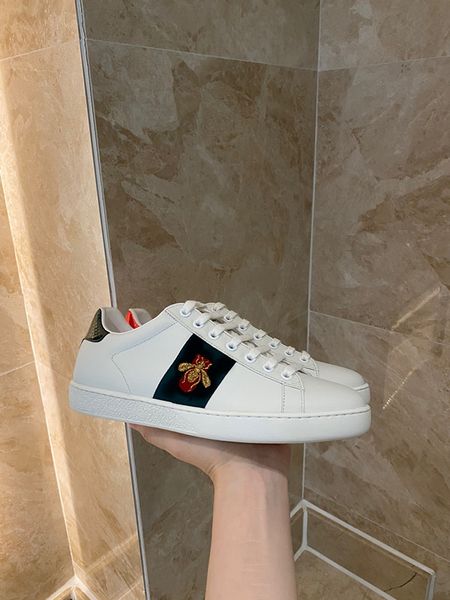

good quality luxury sneaker brand women men casual shoes. genuine leather with tpu sole,sheepskin inner splicing breathable high density, Black