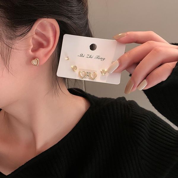 

stud u-magical korean fashion hollow out love heart earring for women bling rhinestone gold metal opals jewellery, Golden;silver