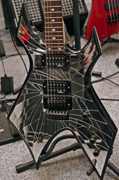 

rare paul stanley b rich warlock cracked mirror electric guitar floyd rose tremolo & locking nut, whammy bar, 24 frets, diamond inlay, black