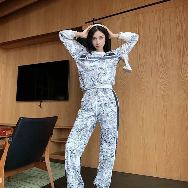 

70% off 2021 autumn new women's printed round neck legged pants leisure suit, Gray