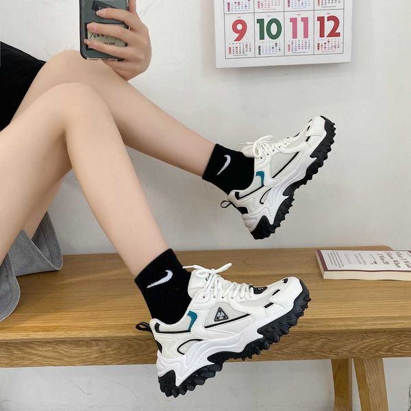 

2021 spring and summer leisure low sports sho women's mh breathable daddy thick soled students'