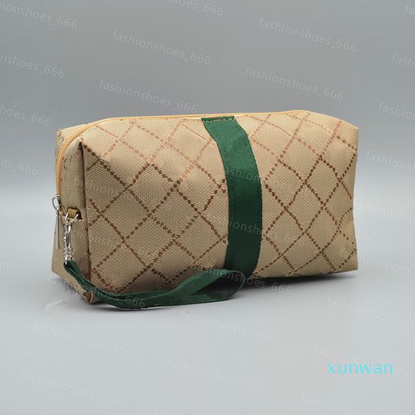 

purses 2021 travel toiletry toilet pouch 21cm protection beauty case wash bag leather women clutch mono waterproof canvas men cosmetic bags