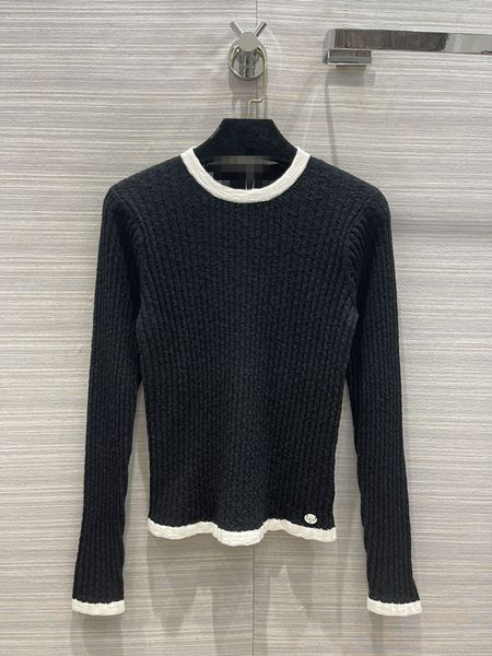 

22 early spring new classic knitted blouse with contrast edge, White