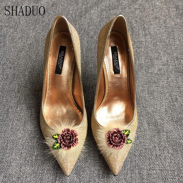 

women silk brocade with noble water mink pointed shallow mouth design high heel single shoes petal decoration wedding dress, Black