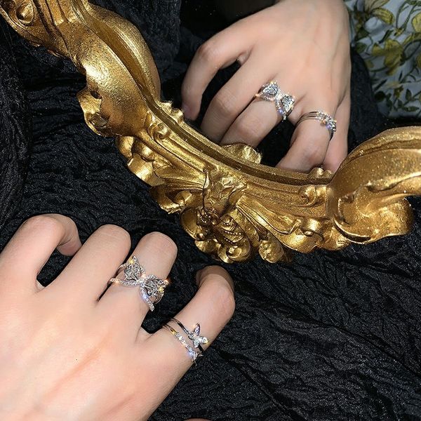 

niche design hollow out flash diamond butterfly ring women's fashion net red personality high-level diamond inlaid opening ring, Silver