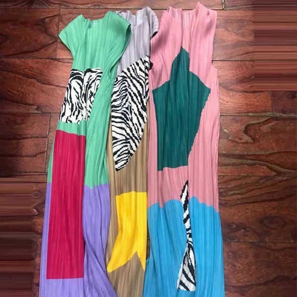 

dress miyake print sleeveless round collar fold a-line fashion, Black;gray