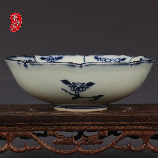 Tigelas azuis-e-brancas pintadas à mão de Jingdezhen porcelana antiga no final da dinastia Qing