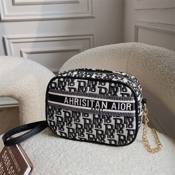 

new women's bag 2022 urban simple chain messenger letter canvas small square