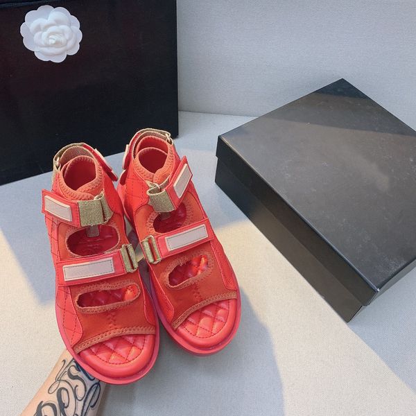 

2021 luxury women sandals real leather pattern magic stick shoes versatile casual sports sandal velcro flat stylist shoe with box, Black