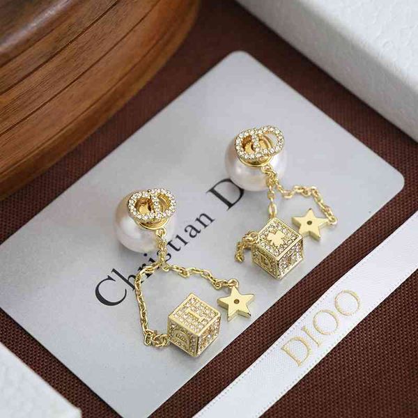 

luxury designer fashion family fengdijia d earrings screen gold jewelry for women's 2021 net red cd letter pearl, Red;brown