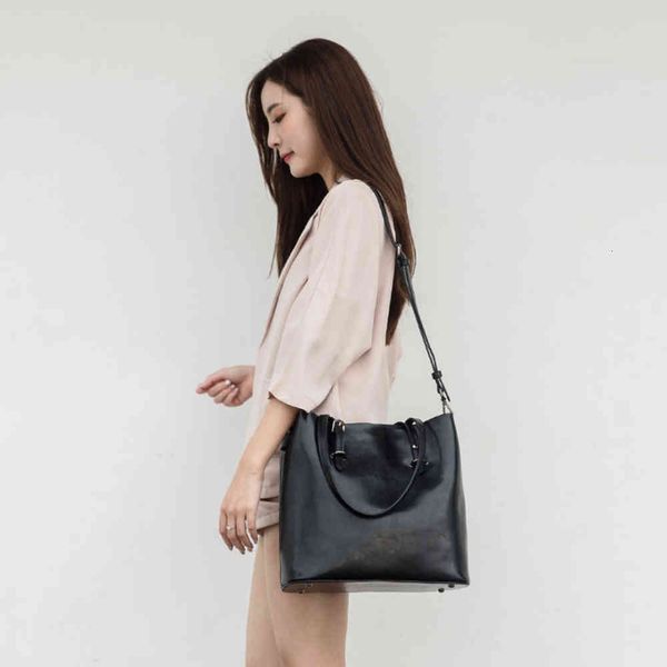 

women's oil wax leather new women's bag one shoulder cowhide shopping portable