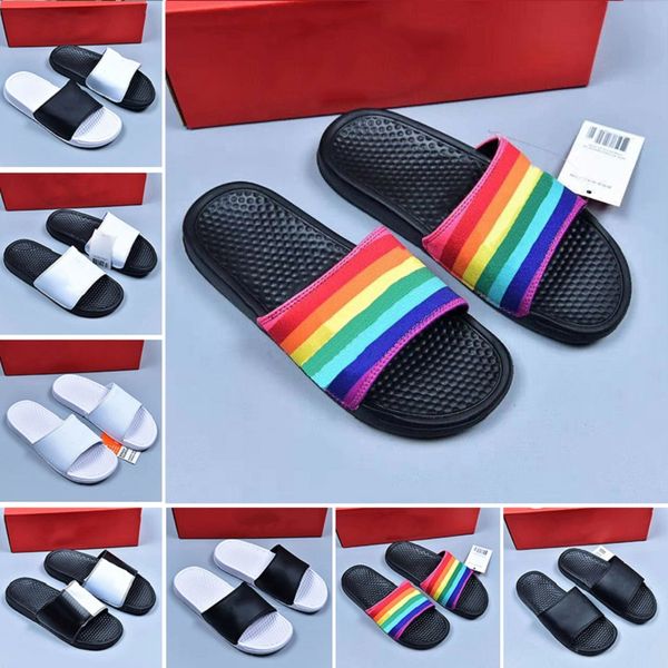 En Kaliteli Yaz Erkek Kadın Terlik Moda Slaytlar Hafif Üçlü Siyah Beyaz Gri Açık Erkek Düz Flip Flops Beach Hotel Platform Sandalet US5.5-11