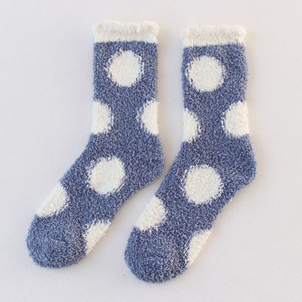 Kawaii Winter Korallen Samt Warme Socken Frauen Plüsch Schöne Socke Herz Dot Muster Teppich Damen Socken Artikel