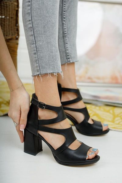 

women's black skin high-heeled shoes dress