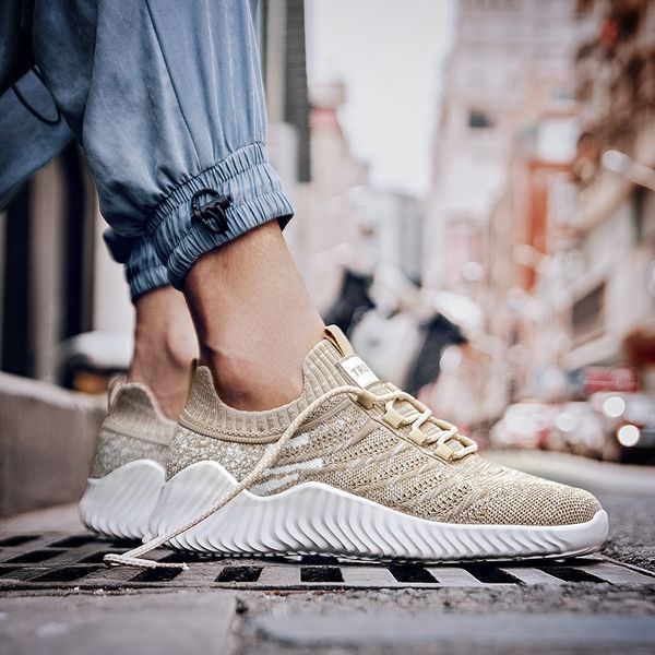 

2021 classic comfortable running shoes for mens breathable men's athletic shoes fly weave jogging shoe lightweight fashion black whitea