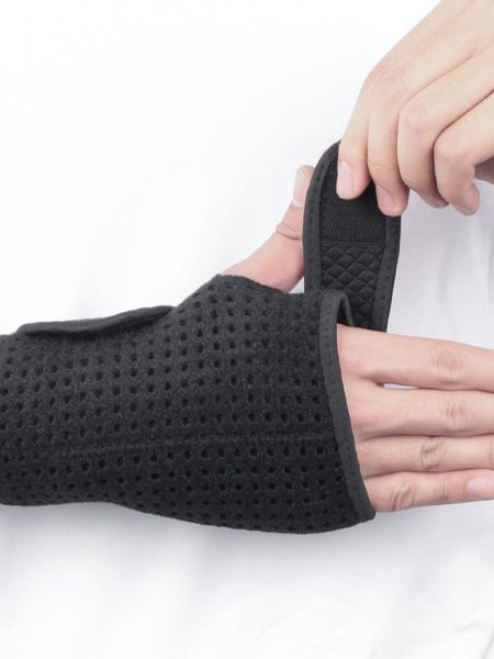 

wrist support men's and women's detachable steel sports soaring arthritis sprained carpal tunnel fixed gloves, Black;red