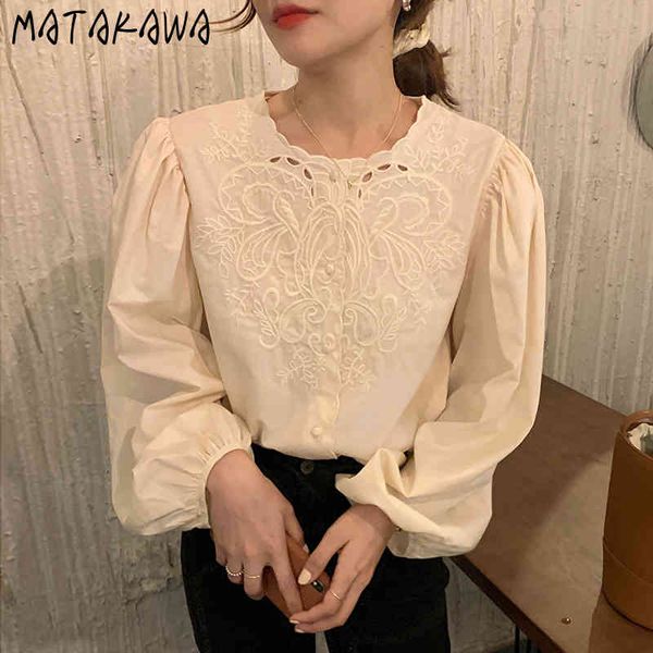 

matakawa loose puff sleeve shirt women korea chic retro round neck hemming button blusas heavy embroidery flower woman blouses 210513, White