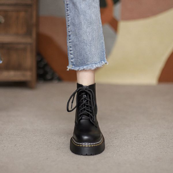 

thick bottom strap martin boot's autumn 2021 fashion trend lace up fried street black short boots children cool