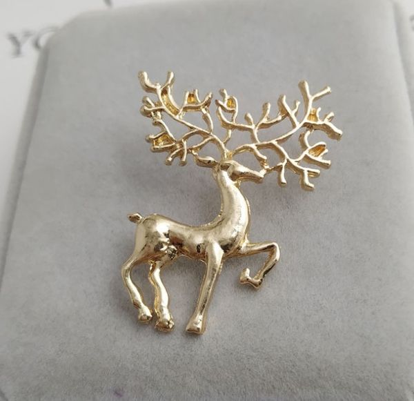 

christmas brooch dream wizard matte golden elk retro art, Gray