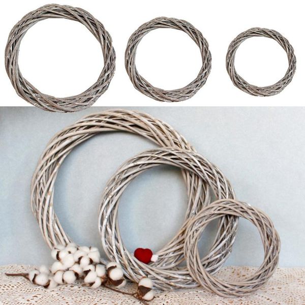 Mirrors 20/25/30 cm Weihnachts-Rattan-Ring-Kranz, Korbgeflecht-Ranken-Girlande, zum Aufhängen, Hochzeit, grauer Rahmen mit künstlichen Blumen