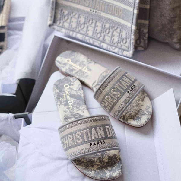 

slipper slippers women's 2021 new d-letter embroidered slippers show white flying shoes women's fashionable printed flat shoeszly, Black