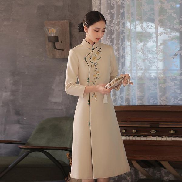 

ethnic clothing yue tang winter thickened double woolen cloth improved cheongsam republic style embroidered young dress, Red