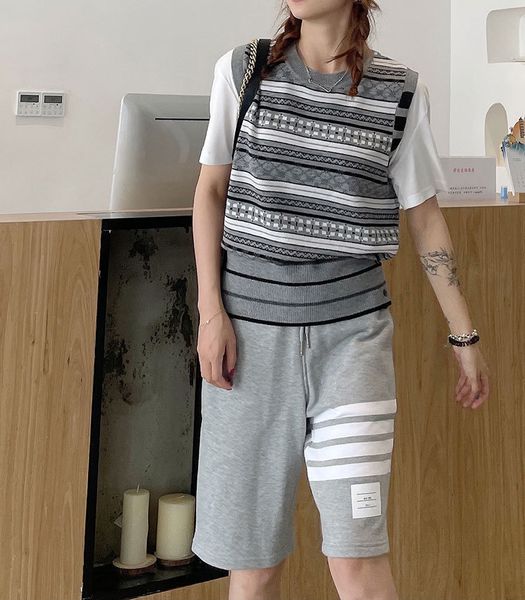 

2021 early autumn tb stripe geometric pattern knitted round neck vest, White