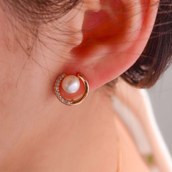 

fashion round out pearl circle c-shape simple temperament earrings