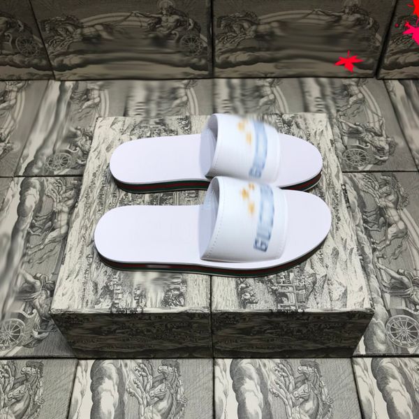

2021 slipper designer slide summer sandals fashion men beach indoor flat flip flops leather luxurys shoes mens slippers with box size 39-45, Black