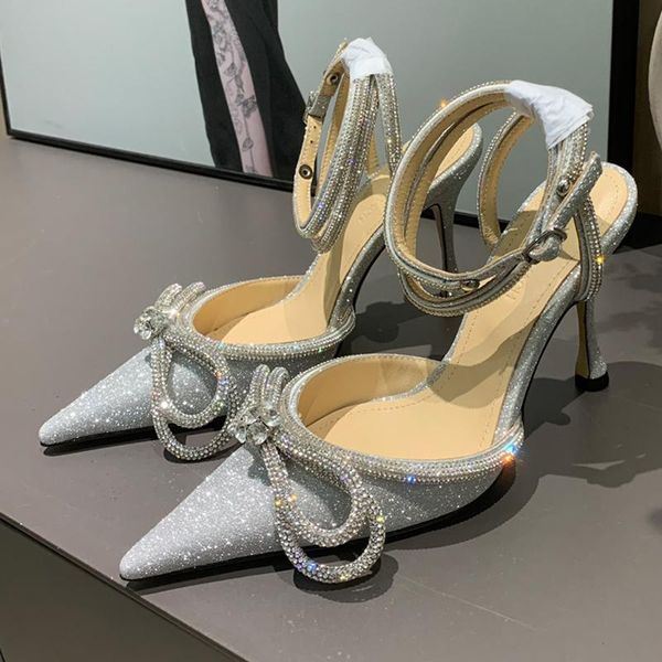 Scarpe di design Donna Sandali a punta Farfalla di cristallo Zapatos De Mujer Abito da sposa con fasciatura e tacco alto sottile