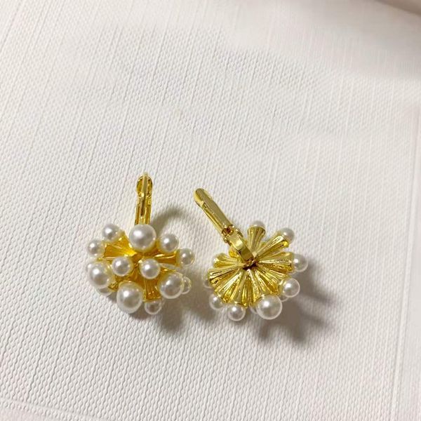 

Saijia / 21 years of new personality cool wind glass bead brass temperament Mini pearl simple earring stud, Golden