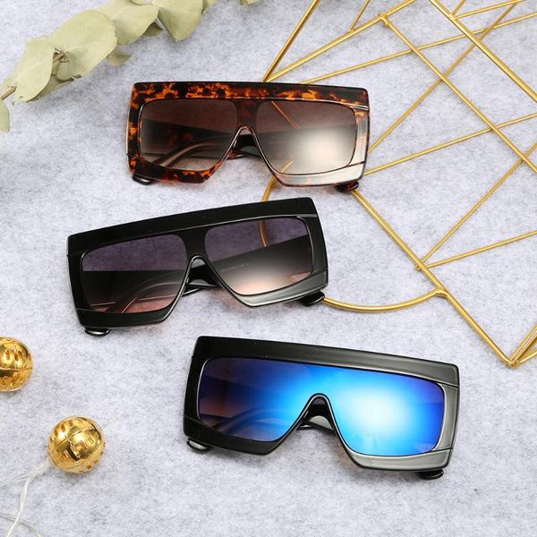 

sunglasses conjoined trend membrane at the big box, White;black